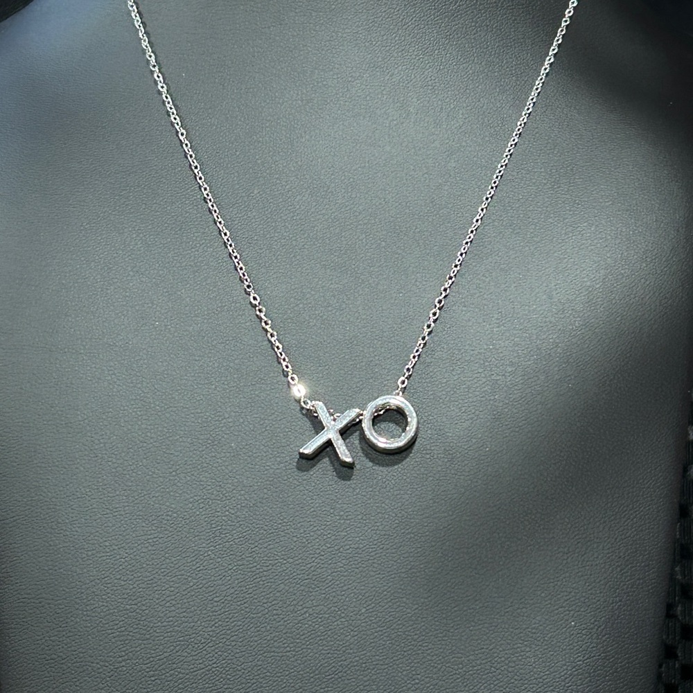Paparazzi Hugs and Kisses Silver XO Pendant Necklace